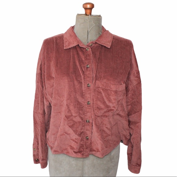 🎀3/$30 American Eagle Dusty Pink Corduroy Top